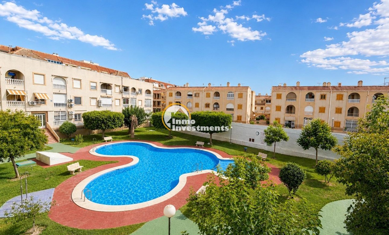 Resale - Apartment - Torrevieja - Acequion