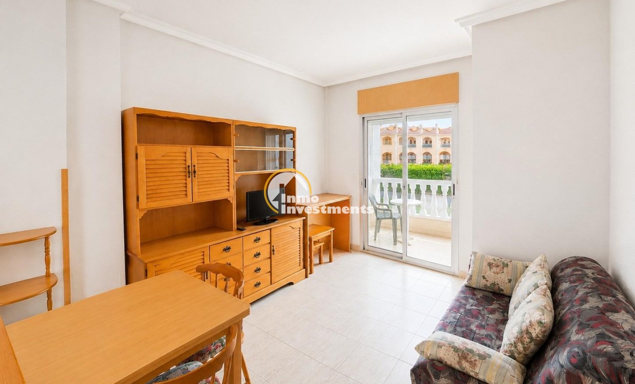 Resale - Apartment - Torrevieja - Acequion