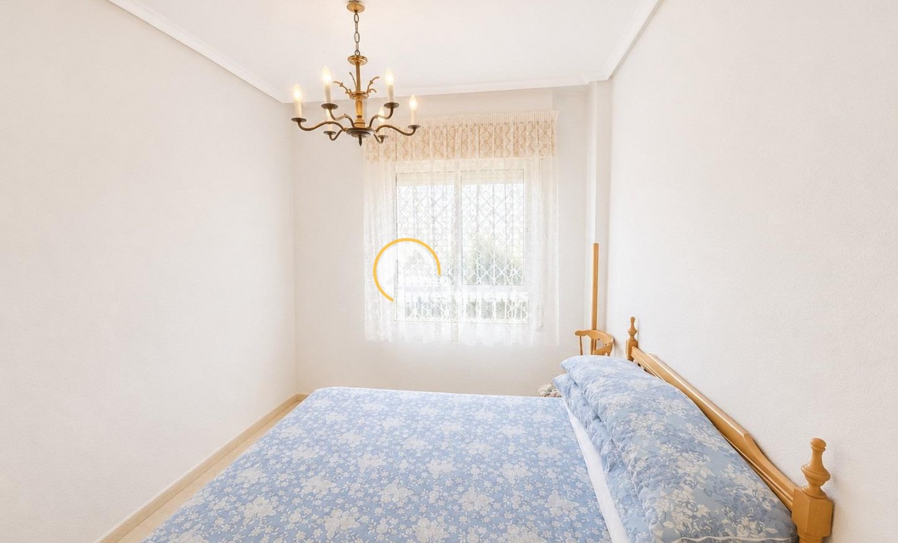 Resale - Apartment - Torrevieja - Acequion