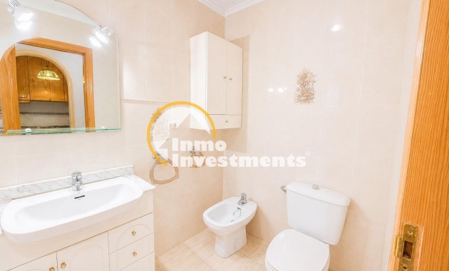 Resale - Apartment - Torrevieja - Acequion