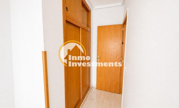 Resale - Apartment - Torrevieja - Acequion