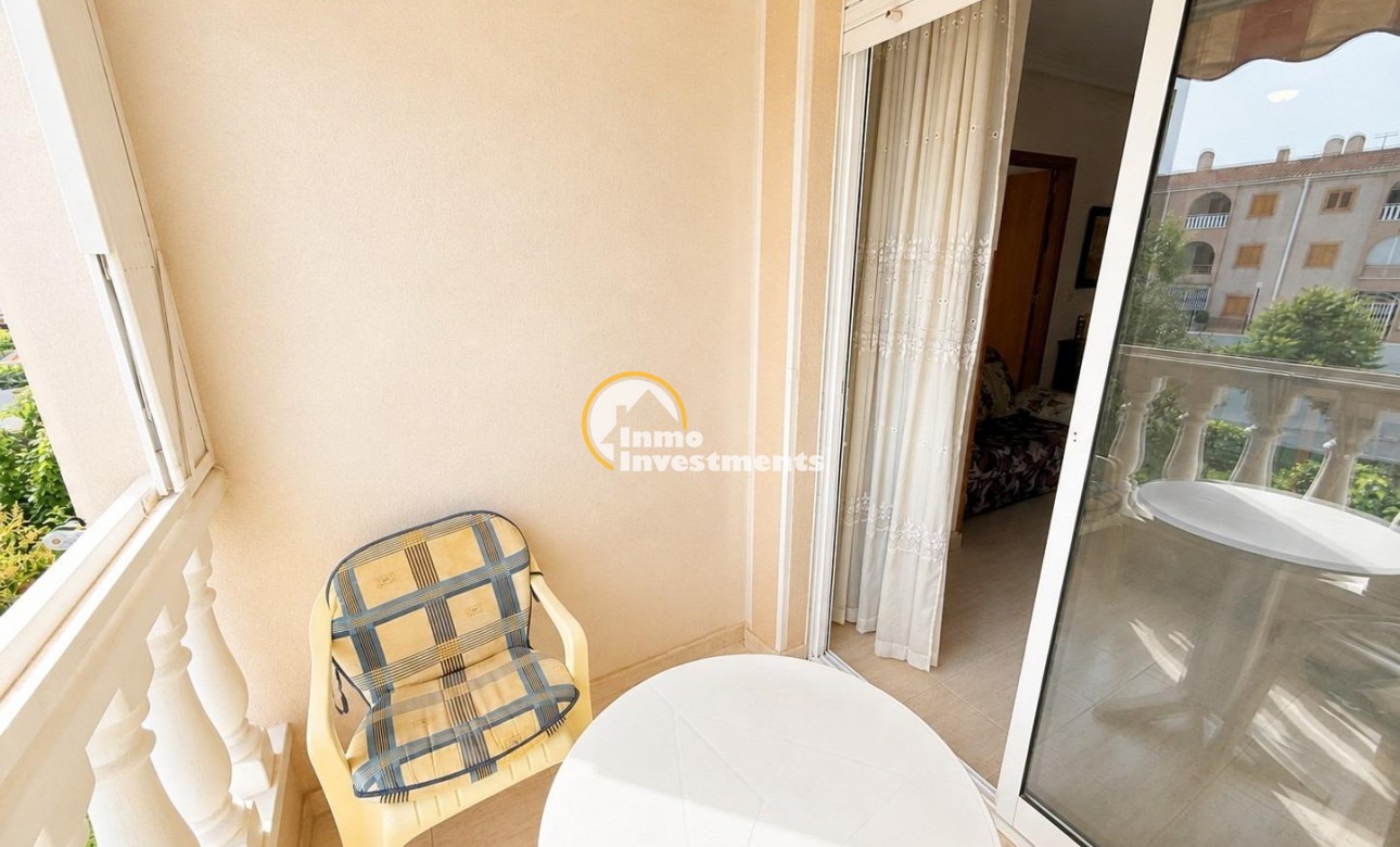 Resale - Apartment - Torrevieja - Acequion