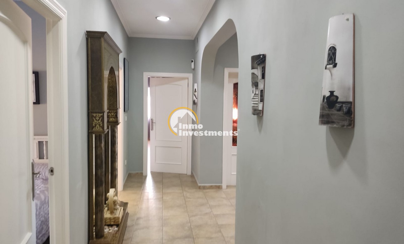 Reventa - Chalet independiente - Elche