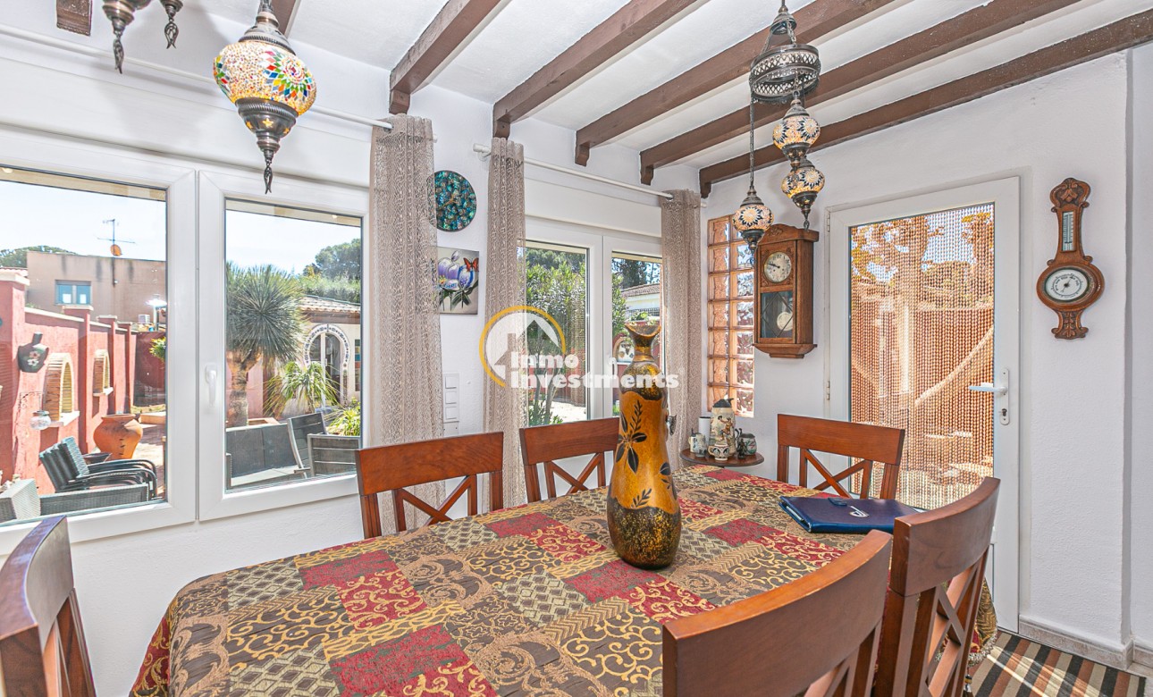 Till salu - Parhus - Los Balcones
