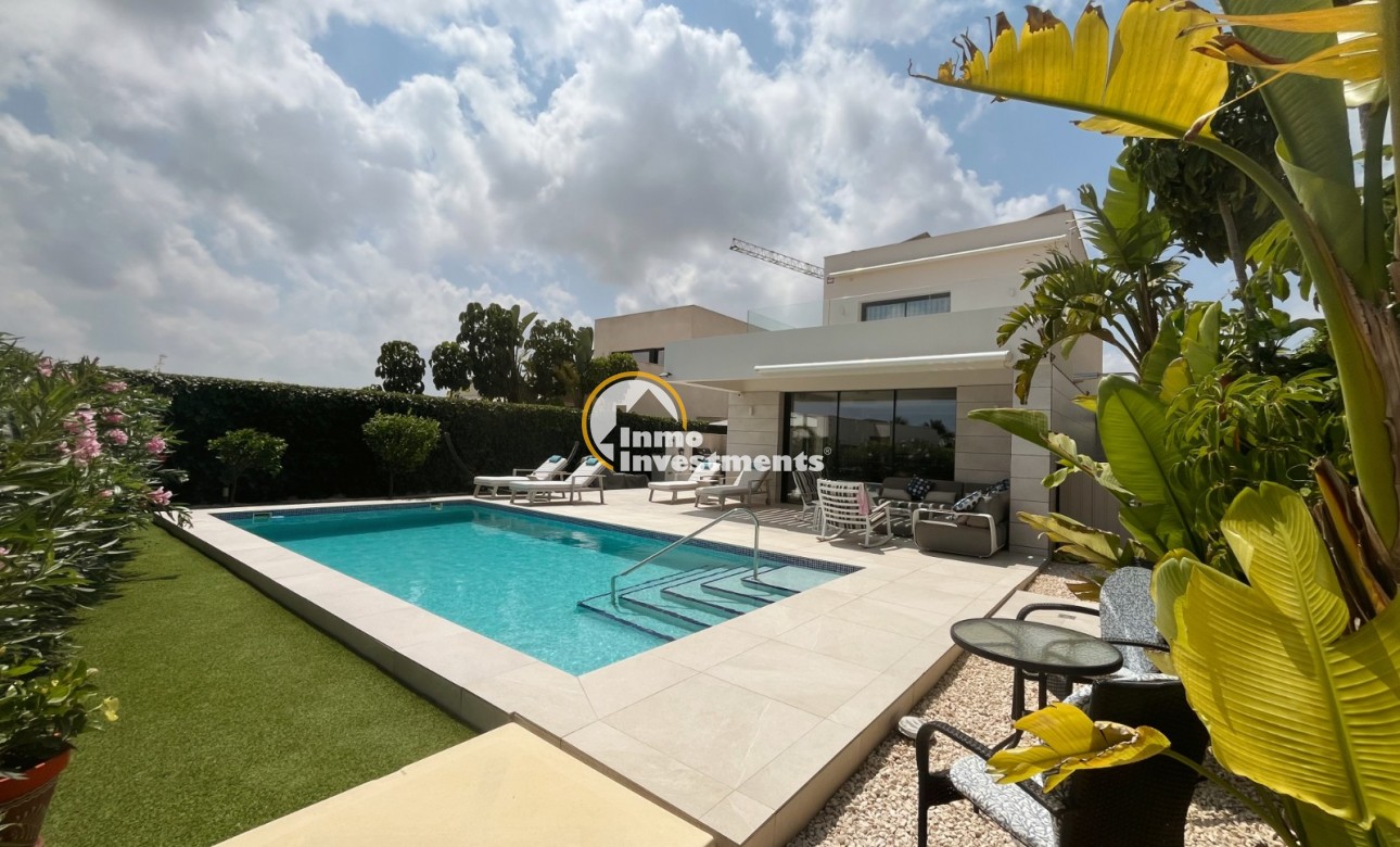 Bestaande bouw - Villa - Los Montesinos - La Herrada