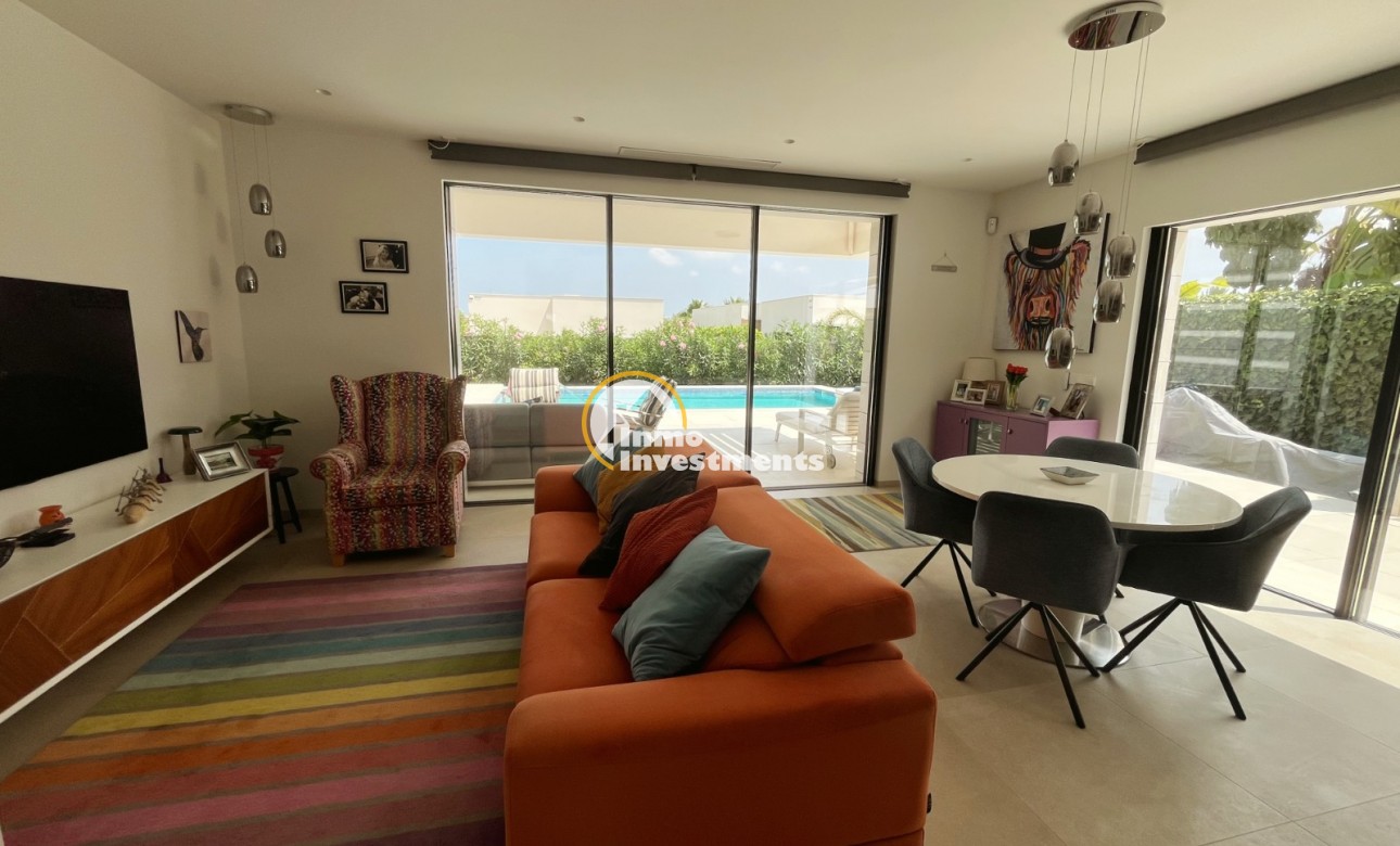 Bestaande bouw - Villa - Los Montesinos - La Herrada