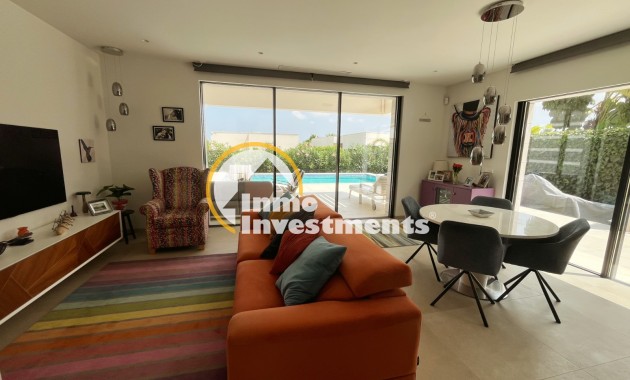 Bestaande bouw - Villa - Los Montesinos - La Herrada