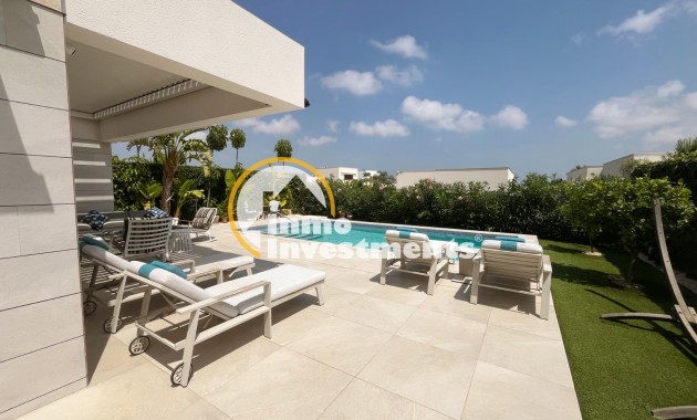 Bestaande bouw - Villa - Los Montesinos - La Herrada