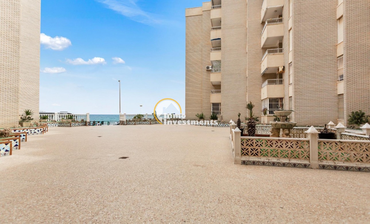 Resale - Apartment - Torrevieja - Playa de Los Locos
