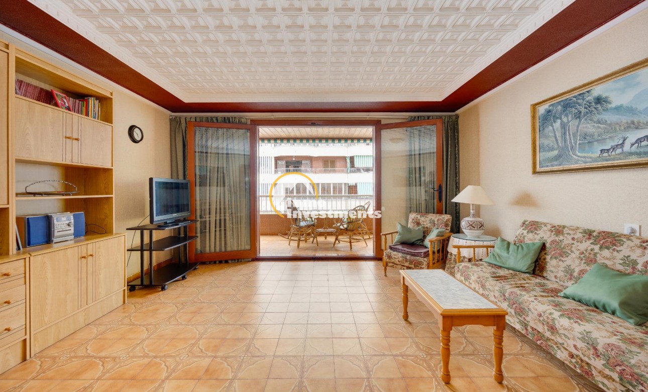 Resale - Apartment - Torrevieja - Playa del Acequion