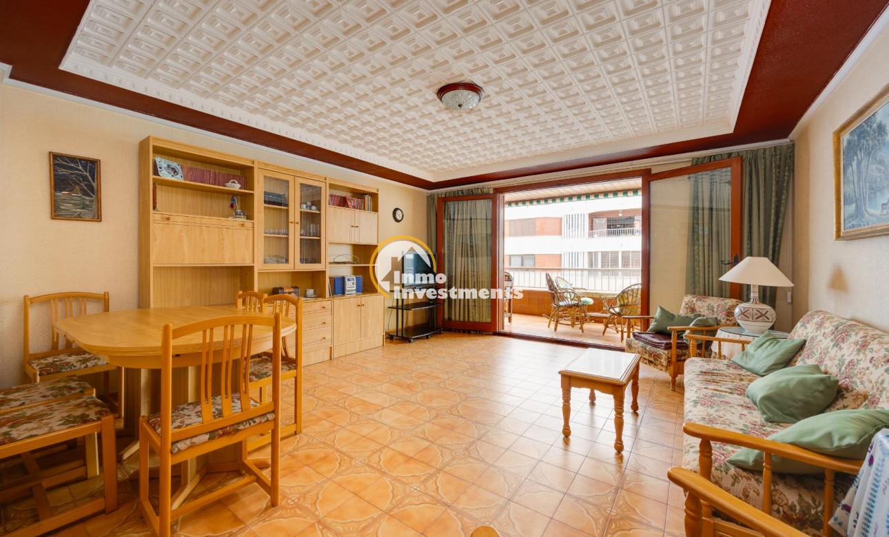 Resale - Apartment - Torrevieja - Playa del Acequion