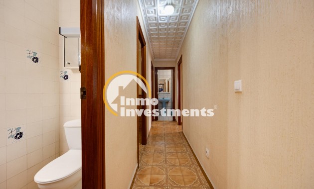 Resale - Apartment - Torrevieja - Playa del Acequion