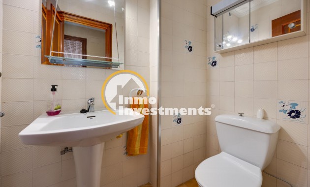 Resale - Apartment - Torrevieja - Playa del Acequion