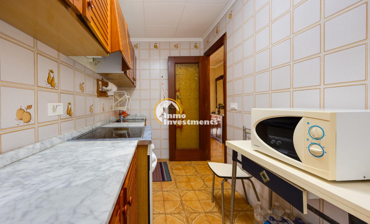 Resale - Apartment - Torrevieja - Playa del Acequion