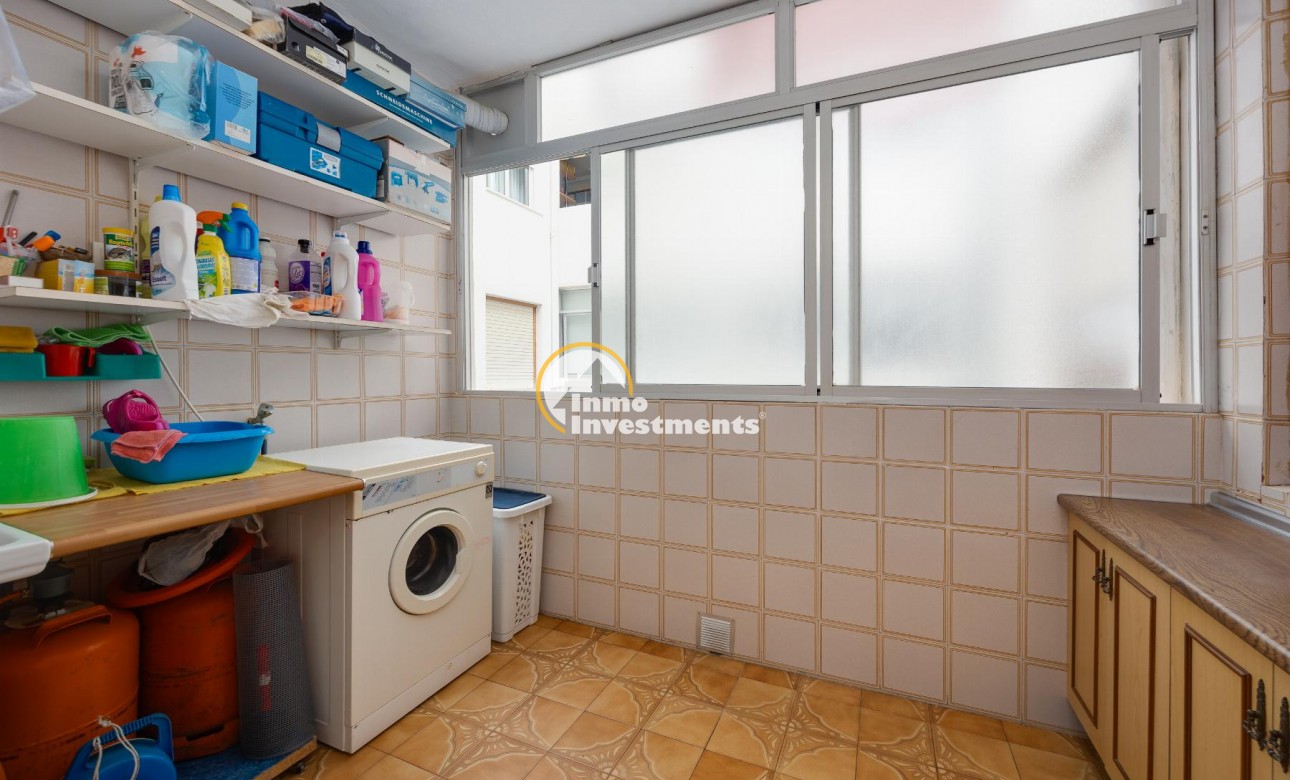 Resale - Apartment - Torrevieja - Playa del Acequion