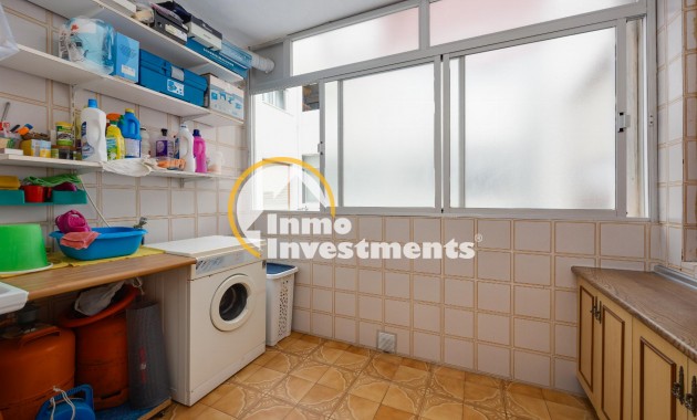 Resale - Apartment - Torrevieja - Playa del Acequion