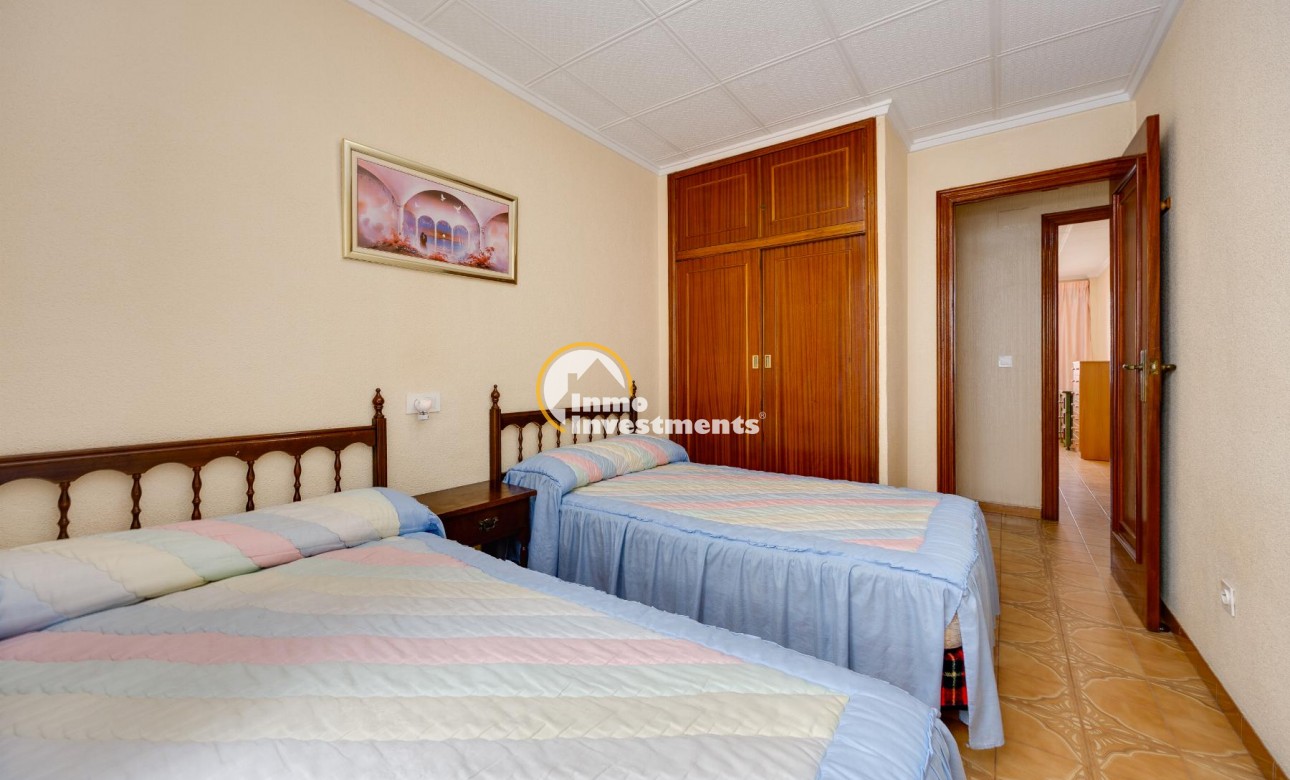 Resale - Apartment - Torrevieja - Playa del Acequion
