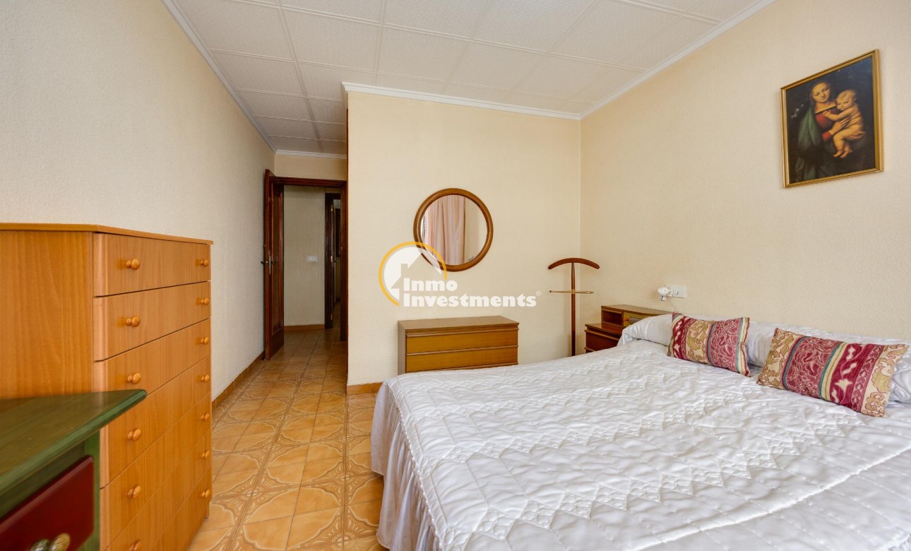 Resale - Apartment - Torrevieja - Playa del Acequion