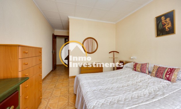Resale - Apartment - Torrevieja - Playa del Acequion