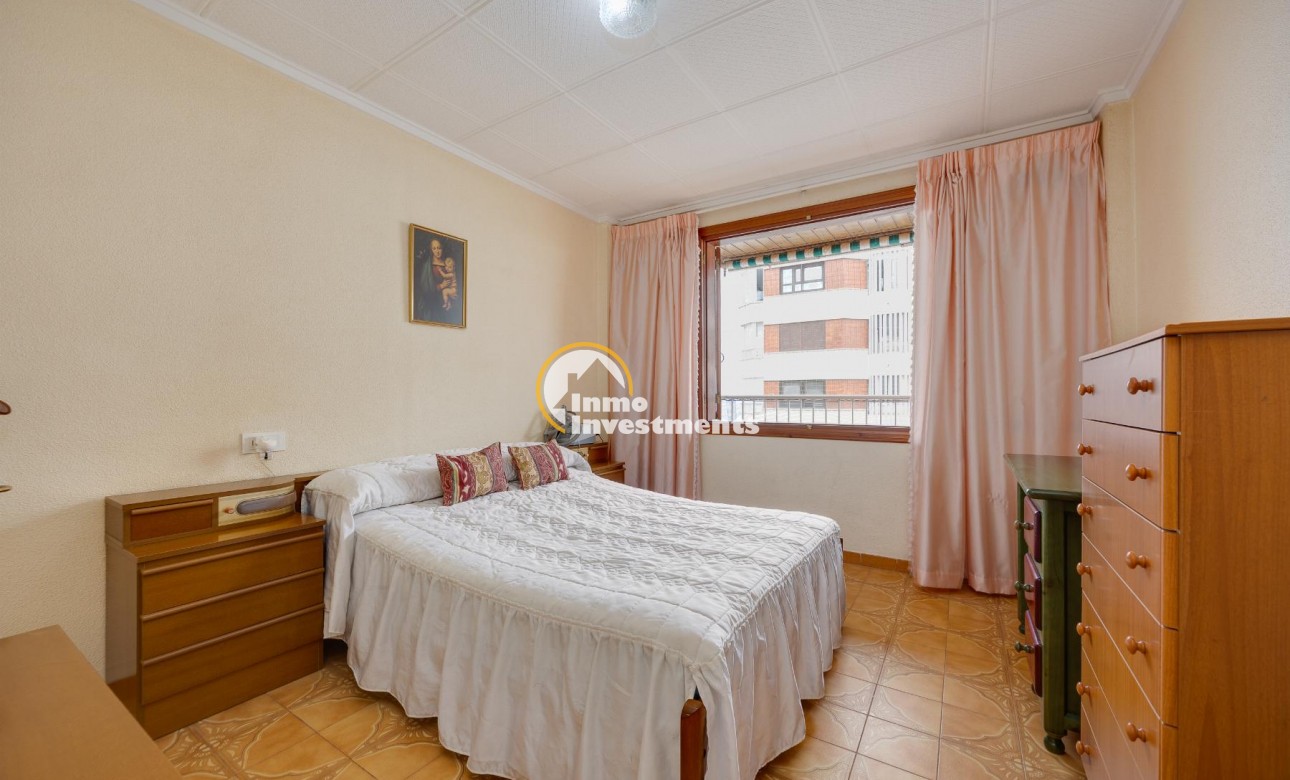 Resale - Apartment - Torrevieja - Playa del Acequion