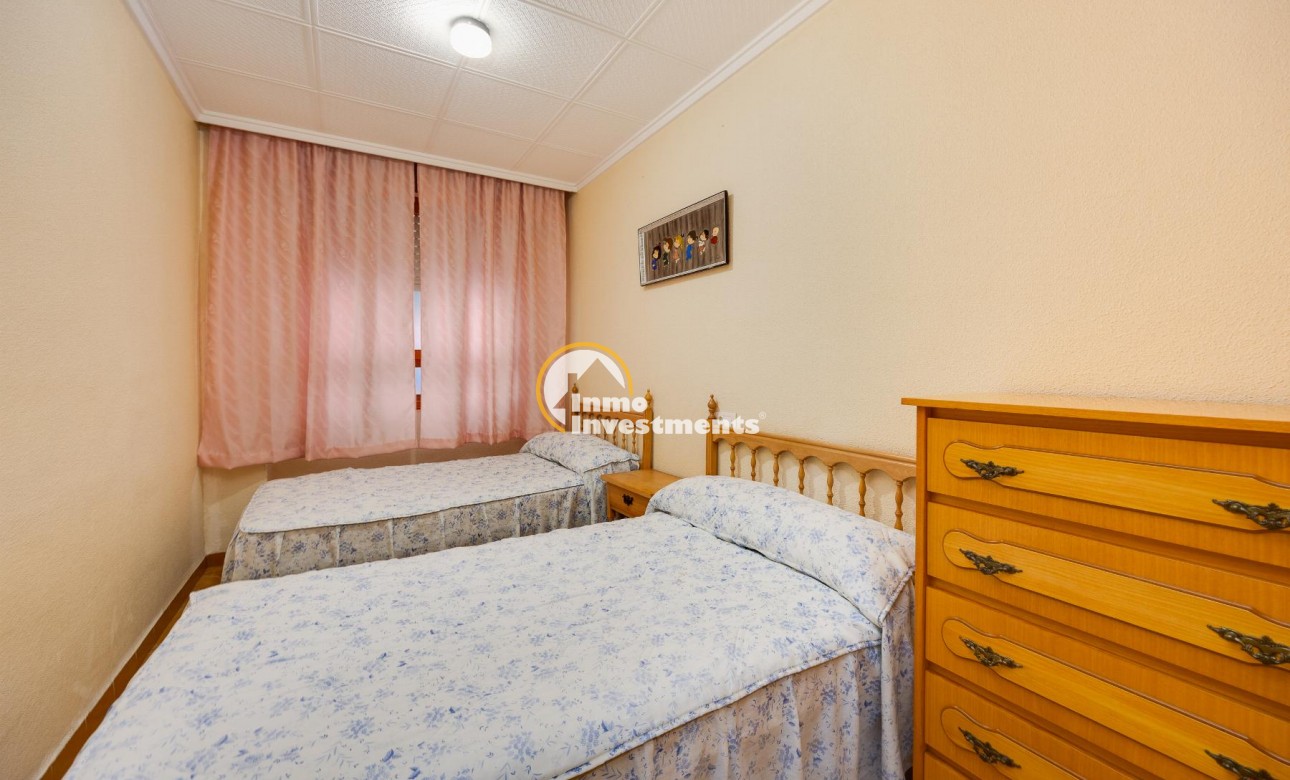Resale - Apartment - Torrevieja - Playa del Acequion