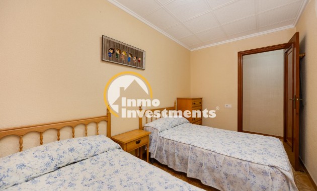 Resale - Apartment - Torrevieja - Playa del Acequion