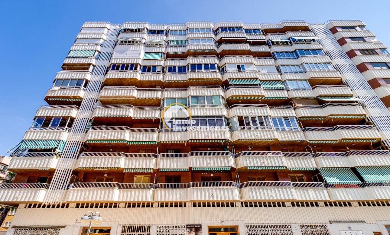 Resale - Apartment - Torrevieja - Playa del Acequion