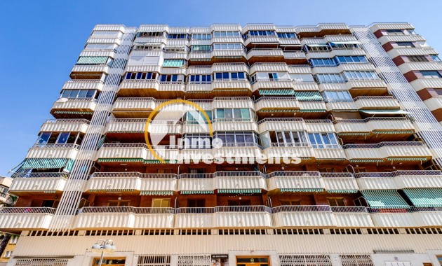 Resale - Apartment - Torrevieja - Playa del Acequion