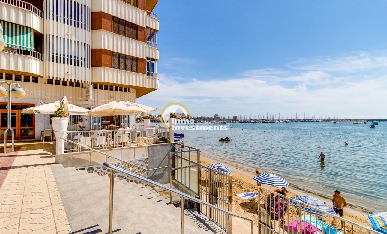 Resale - Apartment - Torrevieja - Playa del Acequion