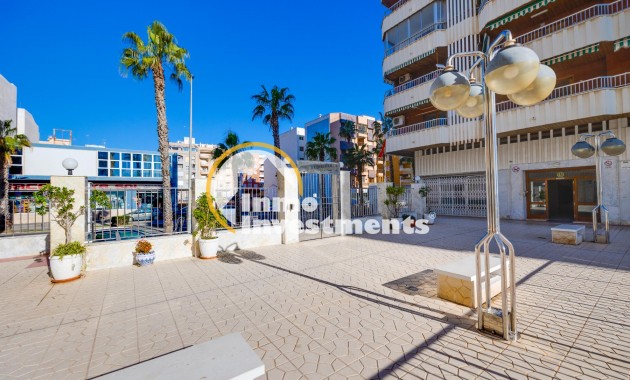 Resale - Apartment - Torrevieja - Playa del Acequion