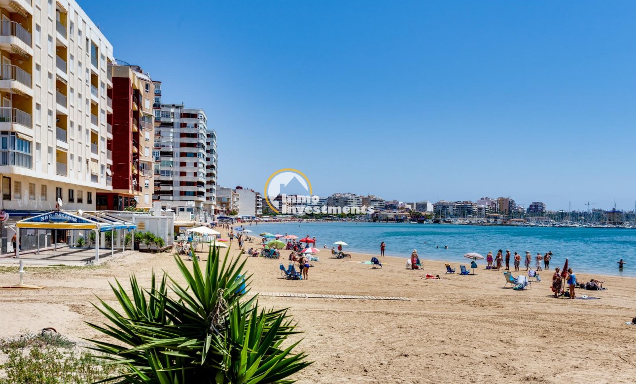 Resale - Apartment - Torrevieja - Playa del Acequion