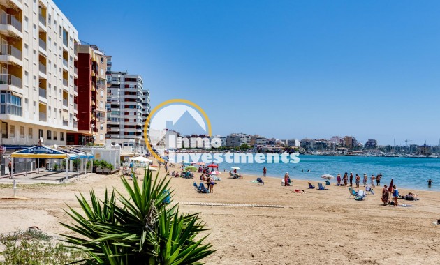 Resale - Apartment - Torrevieja - Playa del Acequion