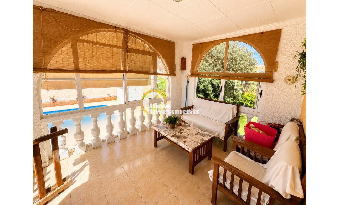 Resale - Villa - Torrevieja - La Siesta