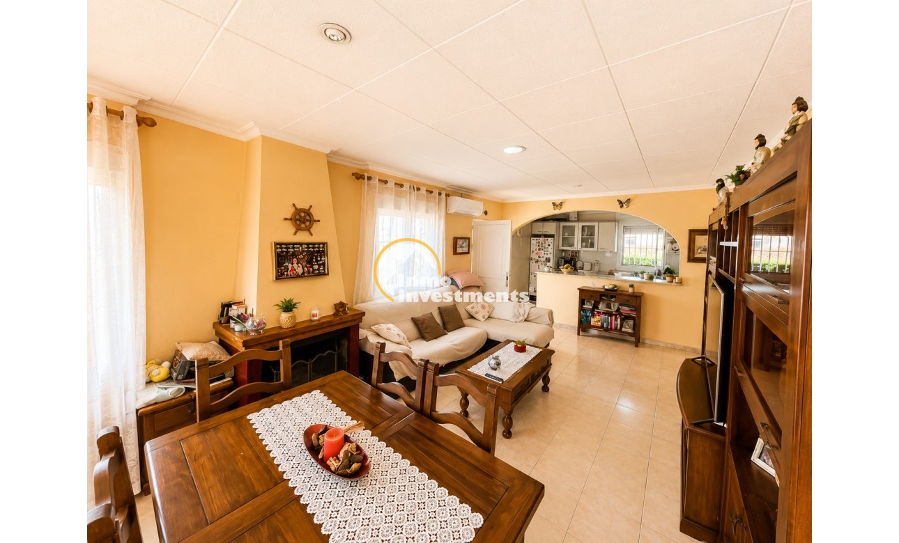 Resale - Villa - Torrevieja - La Siesta