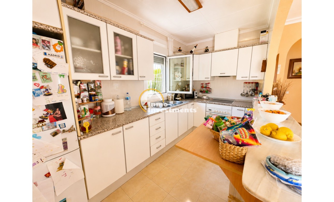 Resale - Villa - Torrevieja - La Siesta