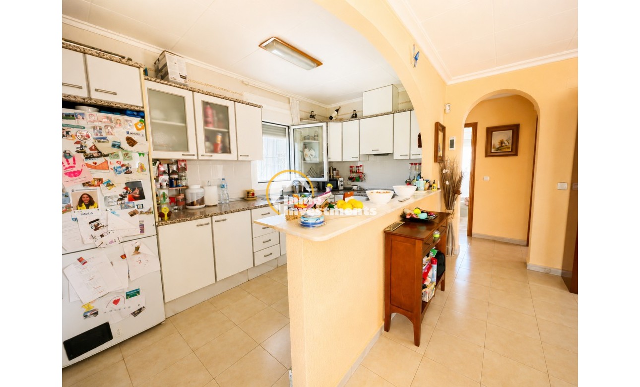 Resale - Villa - Torrevieja - La Siesta