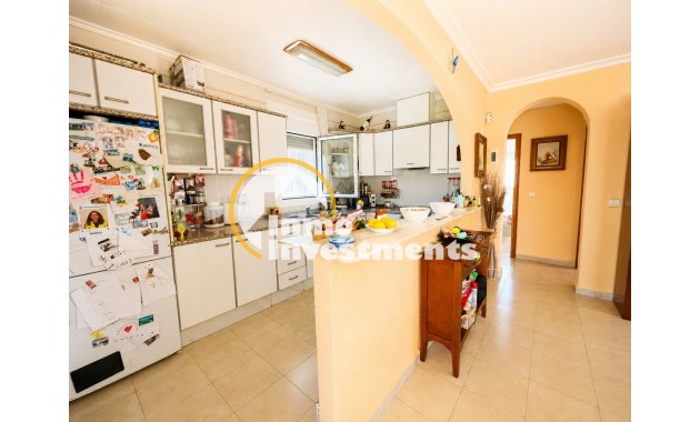 Resale - Villa - Torrevieja - La Siesta