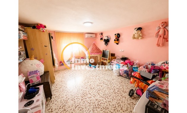 Resale - Villa - Torrevieja - La Siesta