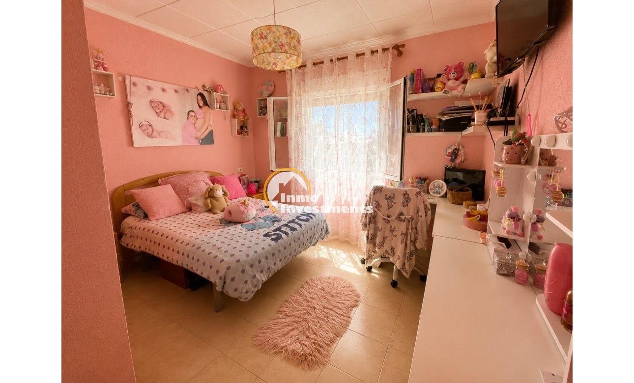 Resale - Villa - Torrevieja - La Siesta