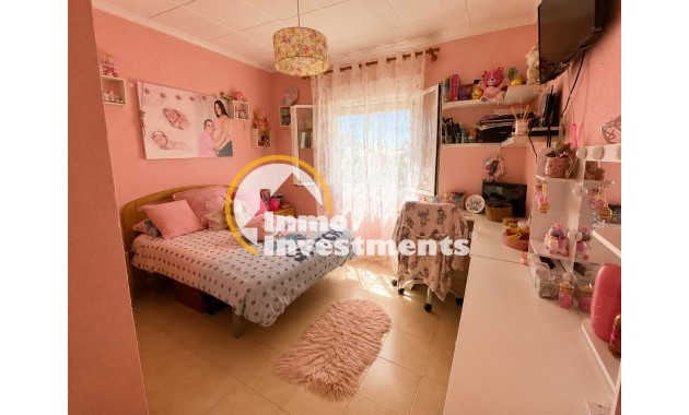 Resale - Villa - Torrevieja - La Siesta
