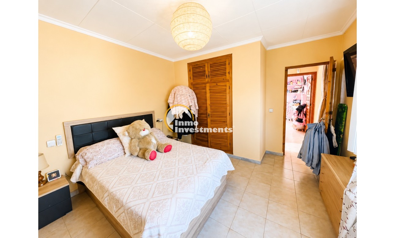 Resale - Villa - Torrevieja - La Siesta