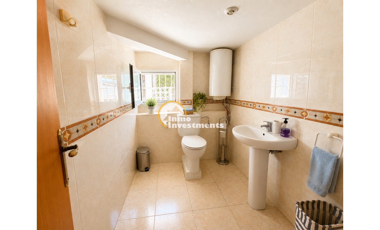 Resale - Villa - Torrevieja - La Siesta