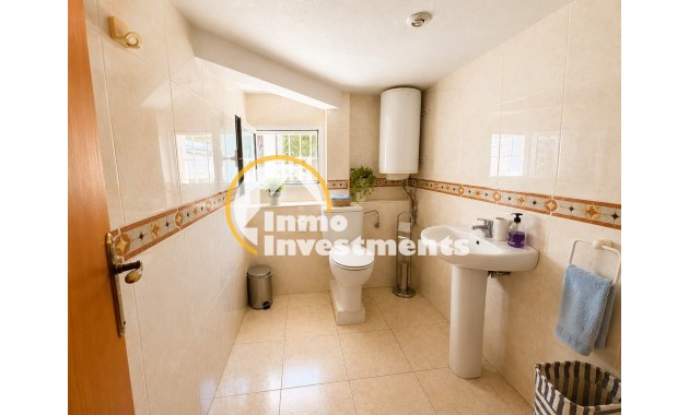 Resale - Villa - Torrevieja - La Siesta