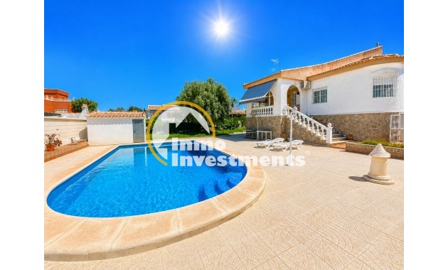 Resale - Villa - Torrevieja - La Siesta