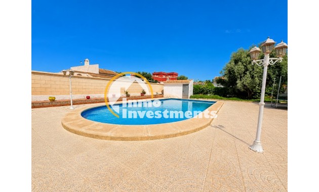 Resale - Villa - Torrevieja - La Siesta