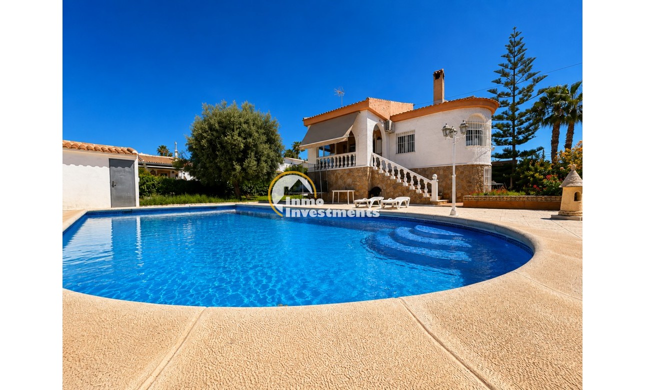 Resale - Villa - Torrevieja - La Siesta