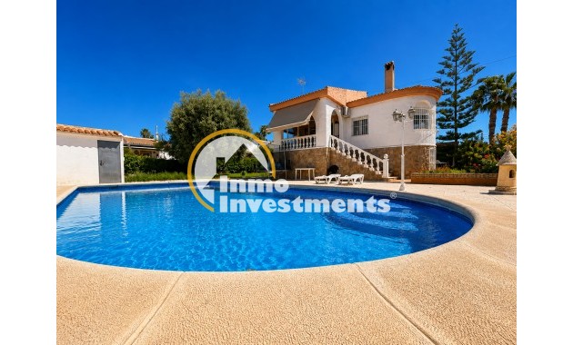Resale - Villa - Torrevieja - La Siesta