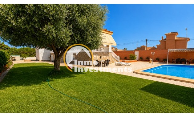 Resale - Villa - Torrevieja - La Siesta