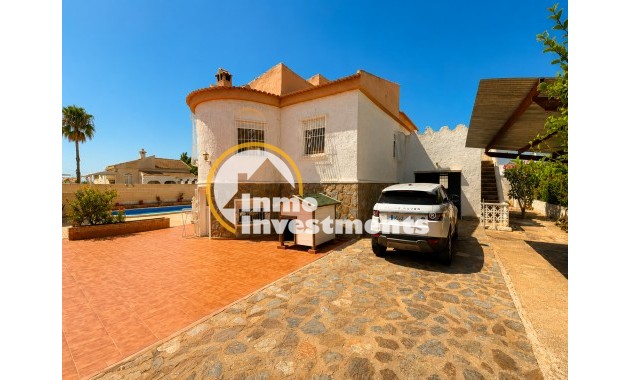 Resale - Villa - Torrevieja - La Siesta