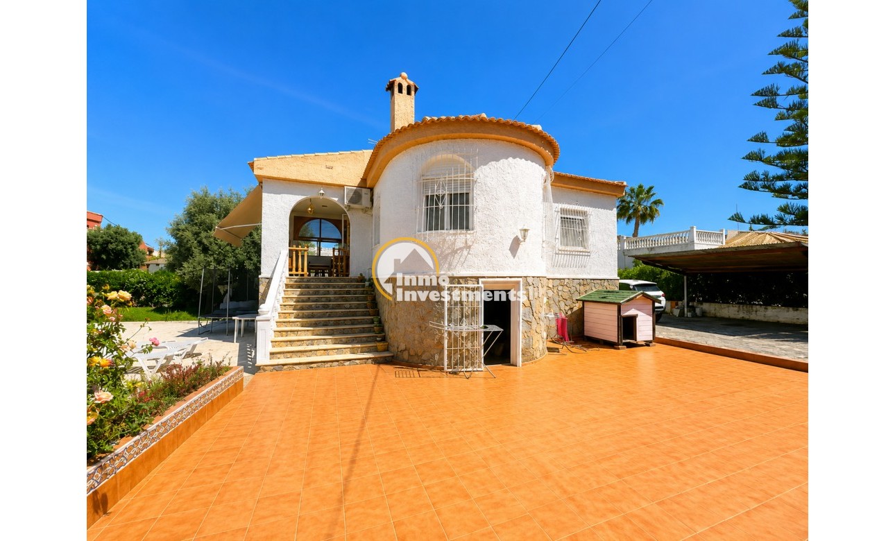 Resale - Villa - Torrevieja - La Siesta
